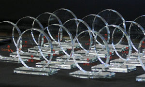 awardsleft_LO